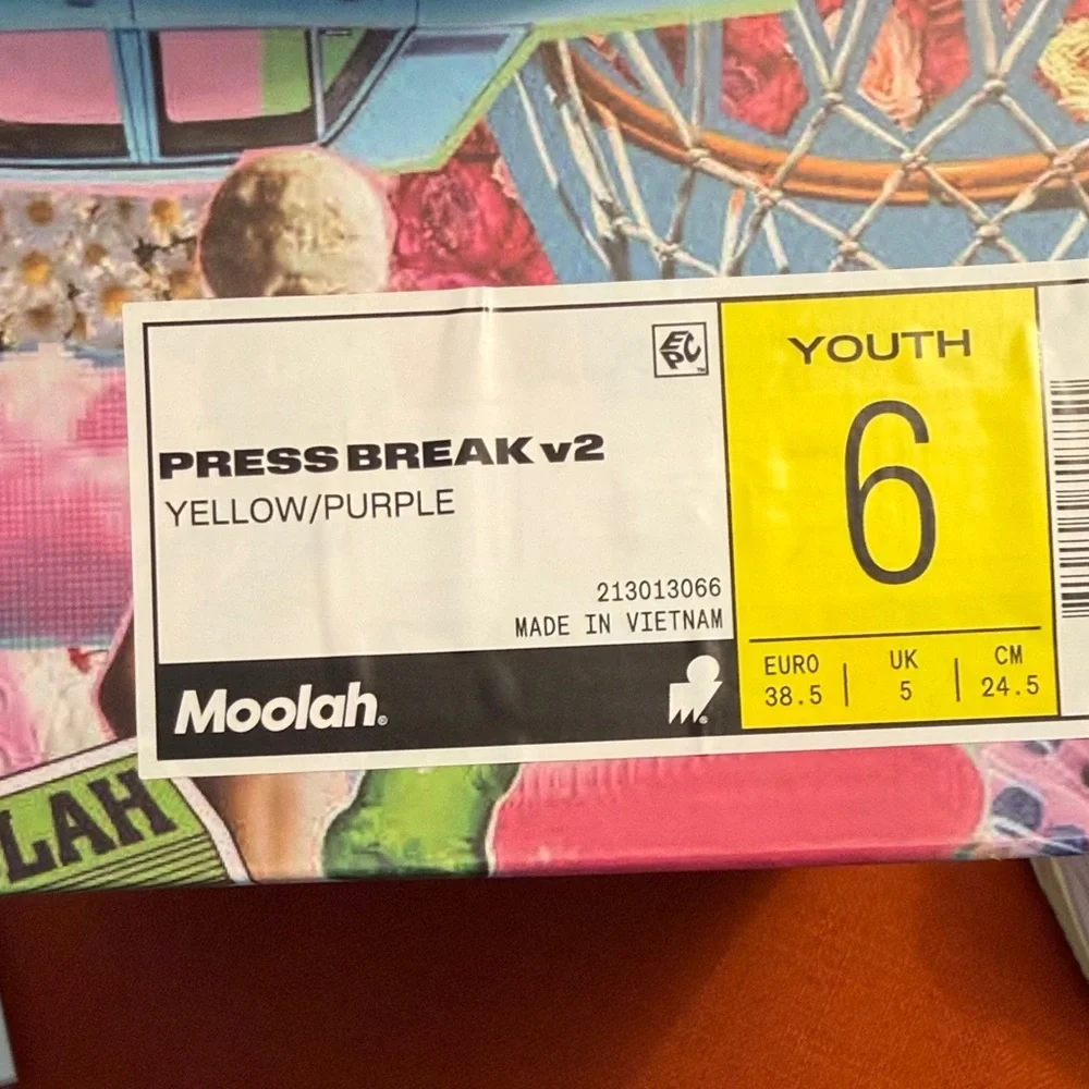 Moolah Press Break V2 Sneakers in Yellow-Purple youth size 6